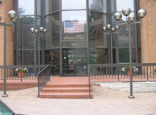 1 Ipswich Ave, Great Neck, NY 11021