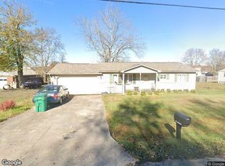 216 Pinewood Dr, Hurricane, WV 25526