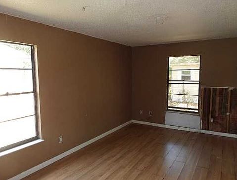 5th image of 46 45th Ave