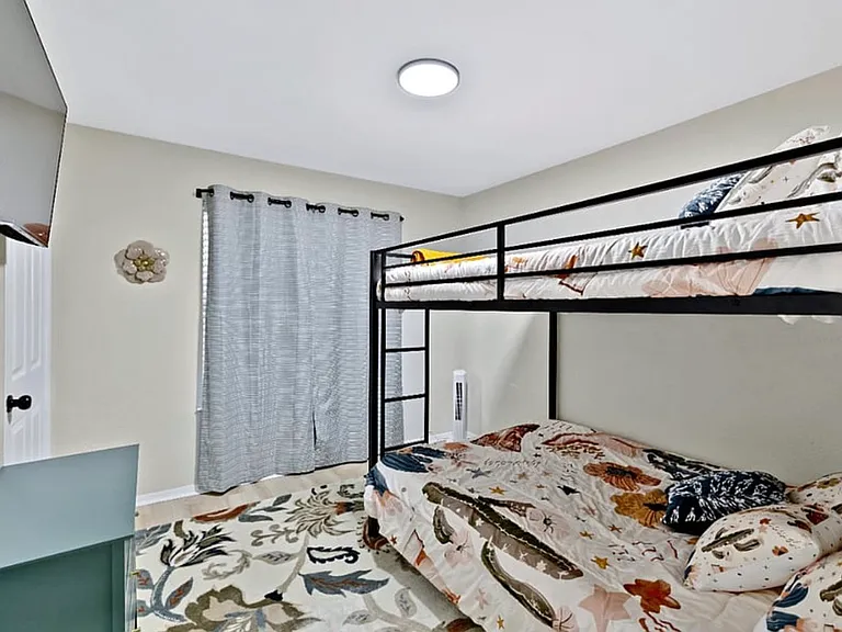 1009 W Sanford St #B — Photo 8