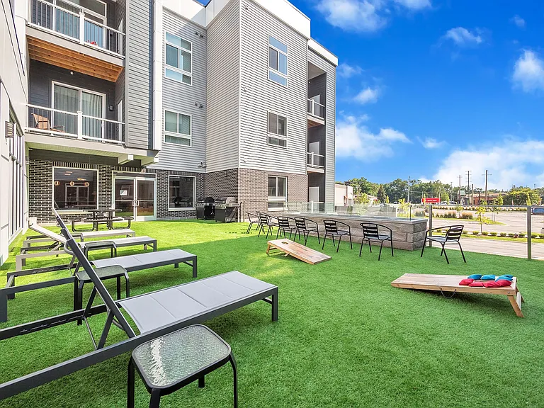 4 Corners Lakeside Apartments - White Lake, MI — Photo 36