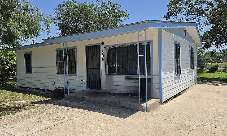 1st image of 506 E Llano Grande St