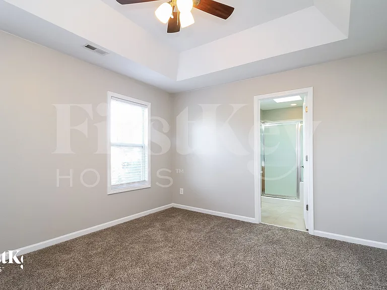 221 Bridgewater Dr — Photo 8