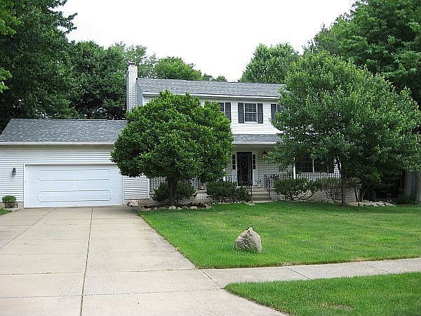1st image of 492 Willow Grove Dr