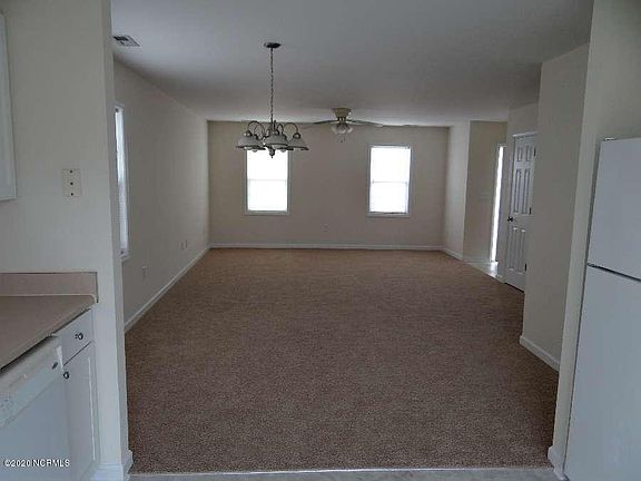 5th image of 300 S South Tree Ct