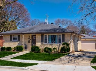 1009 Echo Ln, Racine, WI 53406