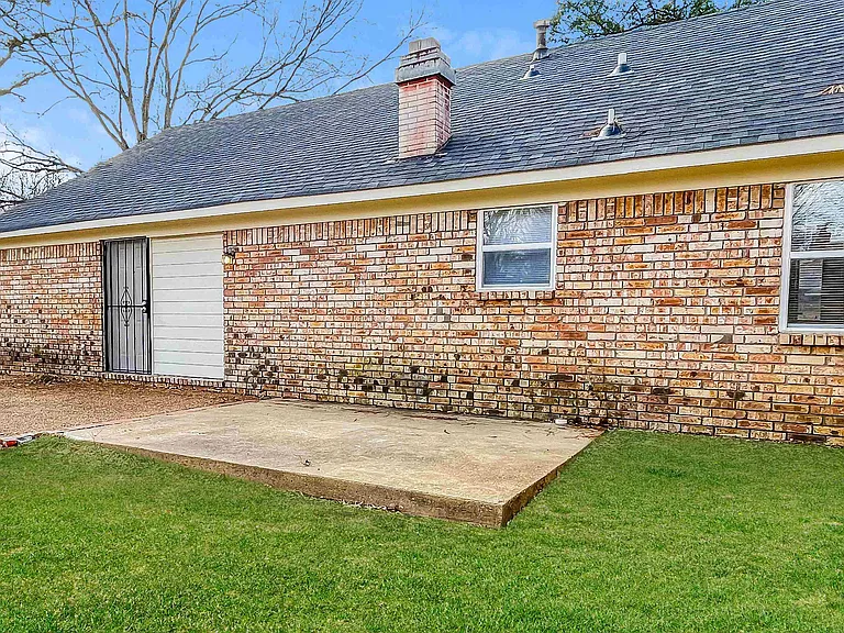 4290 Park Forest Dr — Photo 16