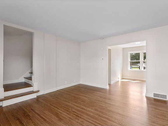 2nd image of 85 Orme St E APT 3