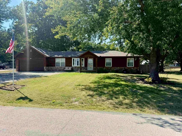 208 Willow Ln, Perry, KS 66073