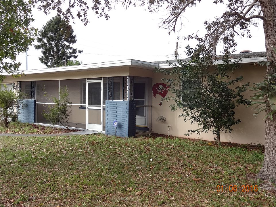 4 bdrm, 2 bath