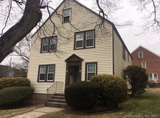 397 Quaker Ln S, West Hartford, CT 06119