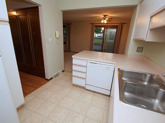 3rd image of 3784 Cedarwood Ct