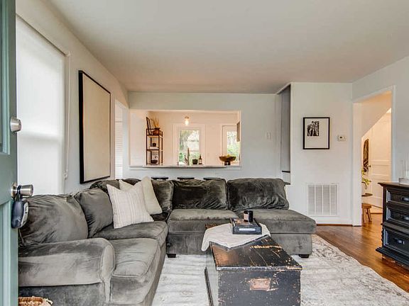 4th image of 1804 Joy Cir