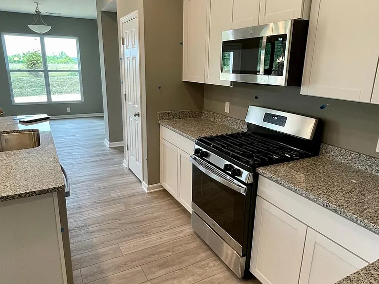 5011 S Castle Ct — Photo 9