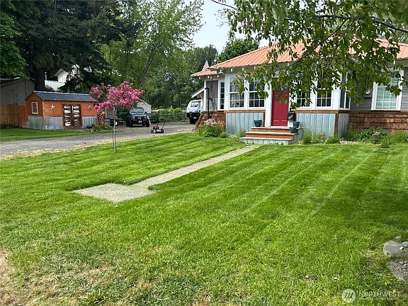 3rd image of 814 Cleveland Avenue