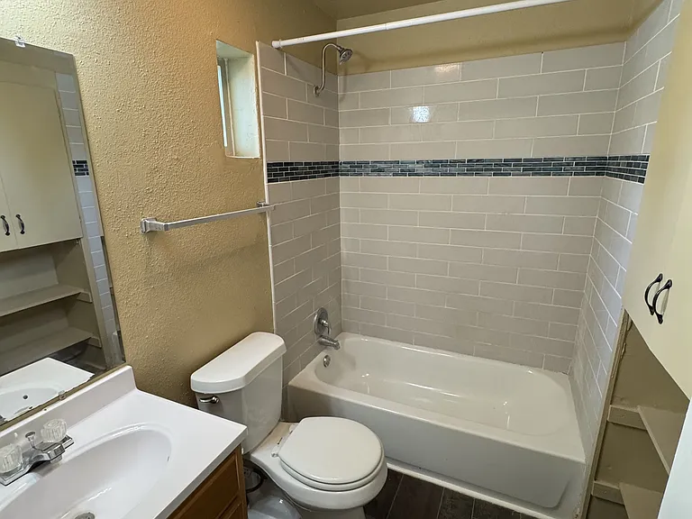 216 Lucas St #6 — Photo 9