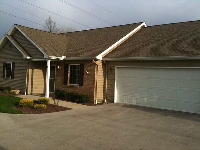 1st image of 170 Sandy Ct Unit 6