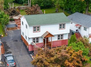1442 Fitzwatertown Rd, Willow Grove, PA 19090