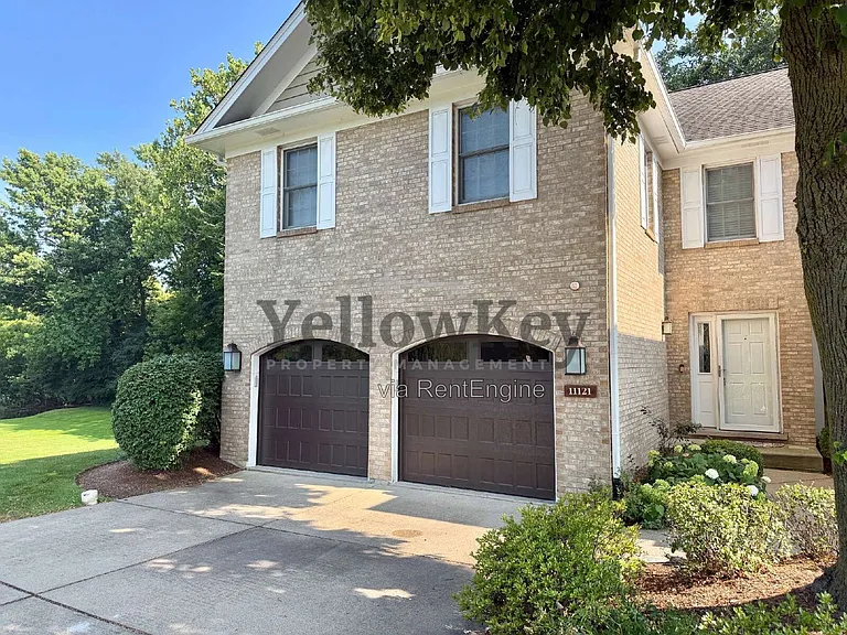 11121 Indian Woods Dr — Photo 2