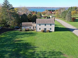 387 Nanaquaket Rd, Tiverton, RI 02878