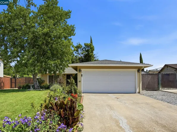 142 Plymouth Ct, Vacaville, CA 95687