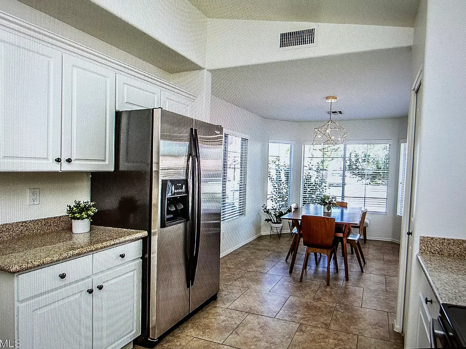 3 bed, 1548 sqft, $2,550 — Photo 4