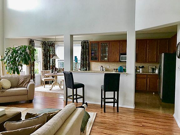 4th image of 4606 Meridian Park Dr