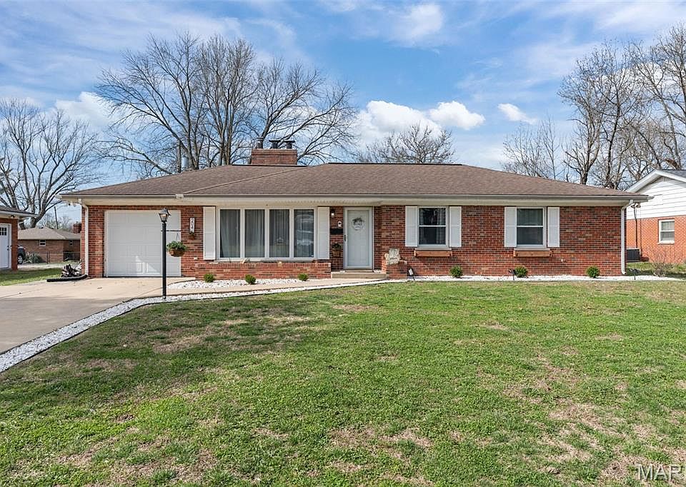 1st image of 204 Southgate Dr