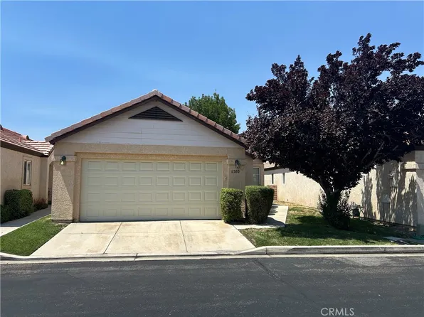11580 Oak St, Apple Valley, CA 92308