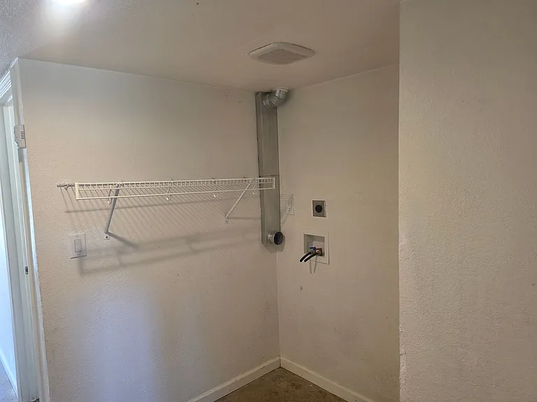 8270-8272 Cordelia Cir — Photo 9