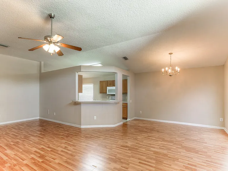 10422 Hunters Haven Blvd — Photo 6