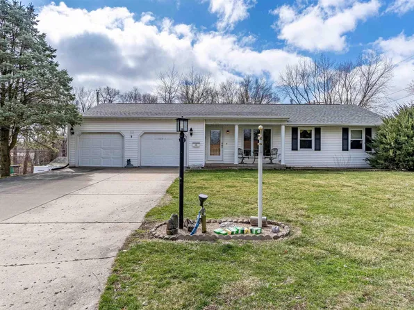 5032 W Woodfern Rd, Peoria, IL 61607