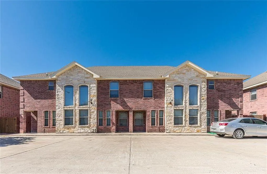 3 bed, 2.5 bath, 1365 sqft, $1,200 — Photo 1