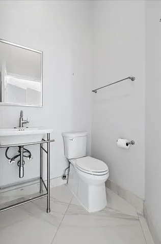 15575 Woodmar Ct — Photo 9