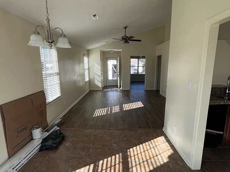 228 Abingdon Cir — Photo 8