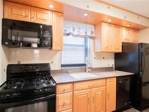 7423 Ridge Blvd APT 2B, Brooklyn, NY 11209