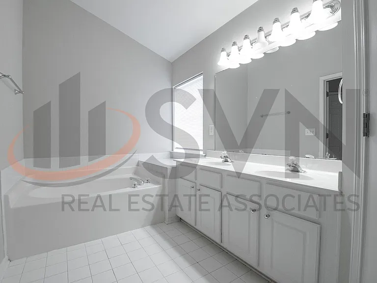 1007 Red Hat Ln — Photo 10