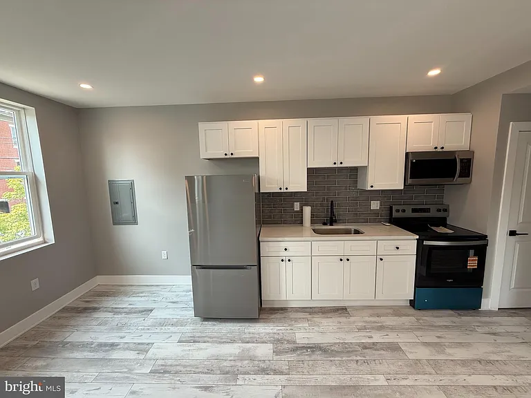 2623 Poplar St #2 — Photo 5