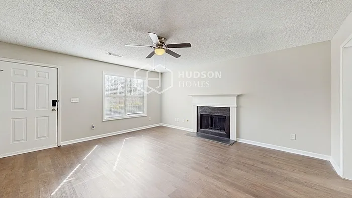 637 Lynchburg St — Photo 4
