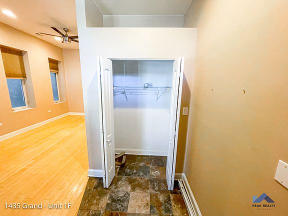 3rd image of 1435 W Grand Ave #3164102