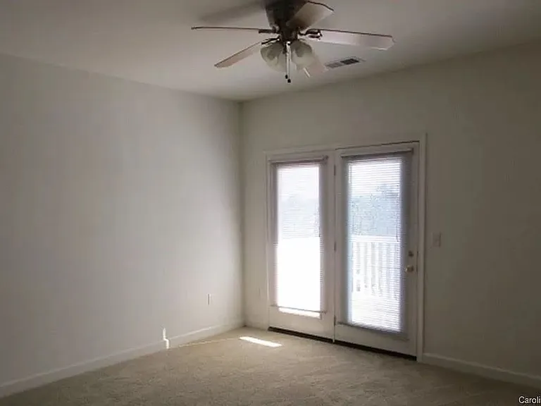 9873 Hyde Glen Ct — Photo 11