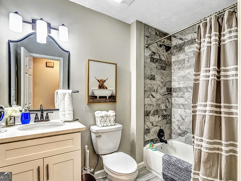 3017 Valley View Dr — Photo 12