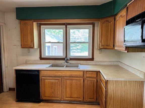 3rd image of 224 Meadow Ln