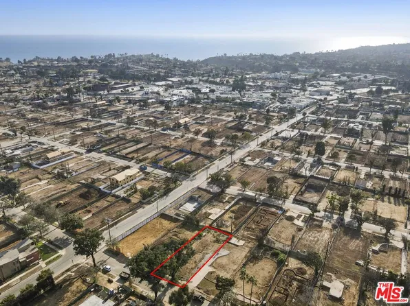 1111 Hartzell St, Pacific Palisades, CA 90272