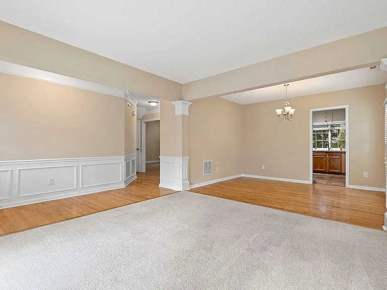121 Haddonfield Ln — Photo 4