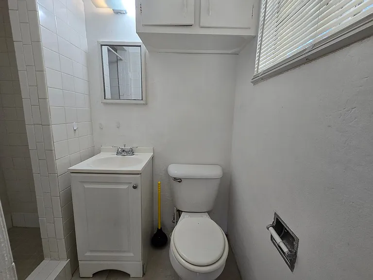 612 N East Ave — Photo 7