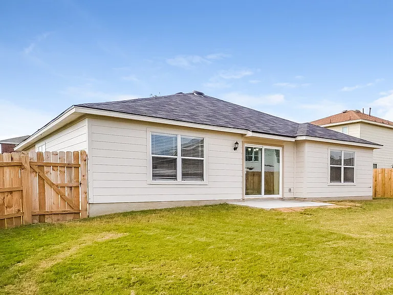 15810 Brisbane Dr — Photo 15