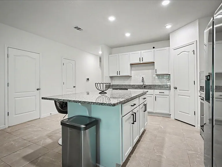 3231 Penny Cove Ln — Photo 6