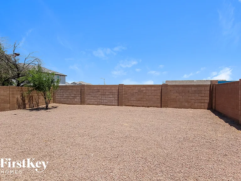7913 S 45th Ln — Photo 14