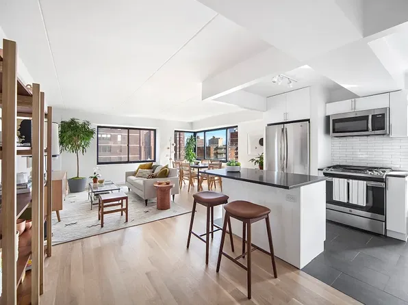 200 E 87th St, New York, NY